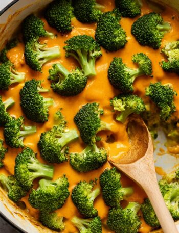 Broccoli with Cheese Sauce