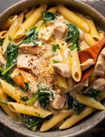 Creamy Spinach Artichoke Pasta